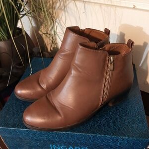 Ingaro Women's Tan "Lucky" Leather Ankle Booties Brown Size 6 Zippers